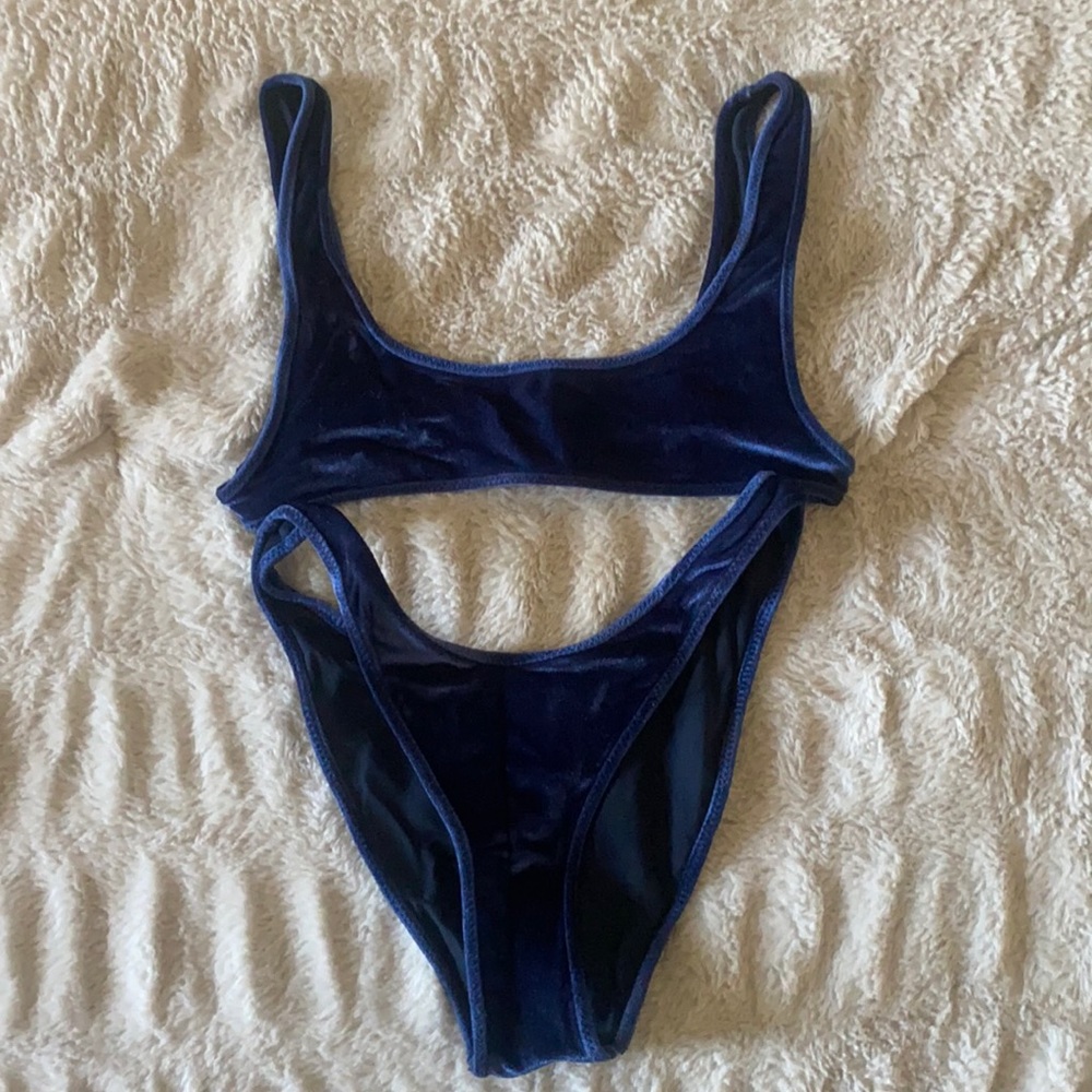 Triangl navy bikini